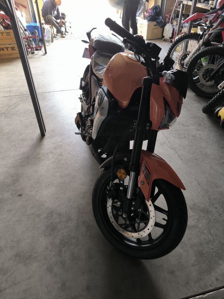 Мотоцикл LIFAN SR220