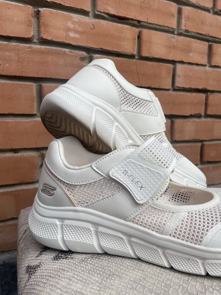Жіночі кросівки Skechers Bobs B Flex розмір 41, 28 см Білі