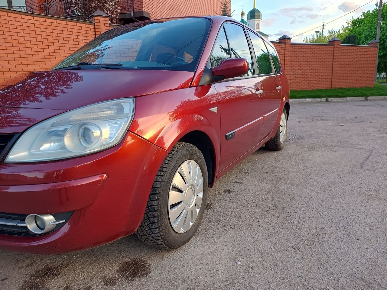 Продам Renault Grand Scenic  1.5