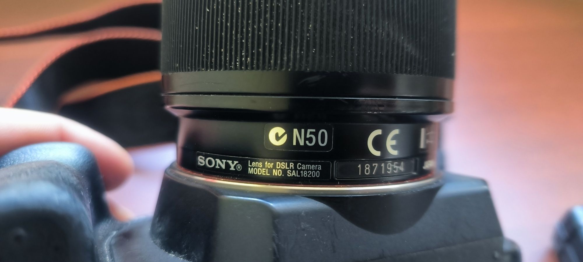 Sony DSLR-A350 z obiektywem 18-200