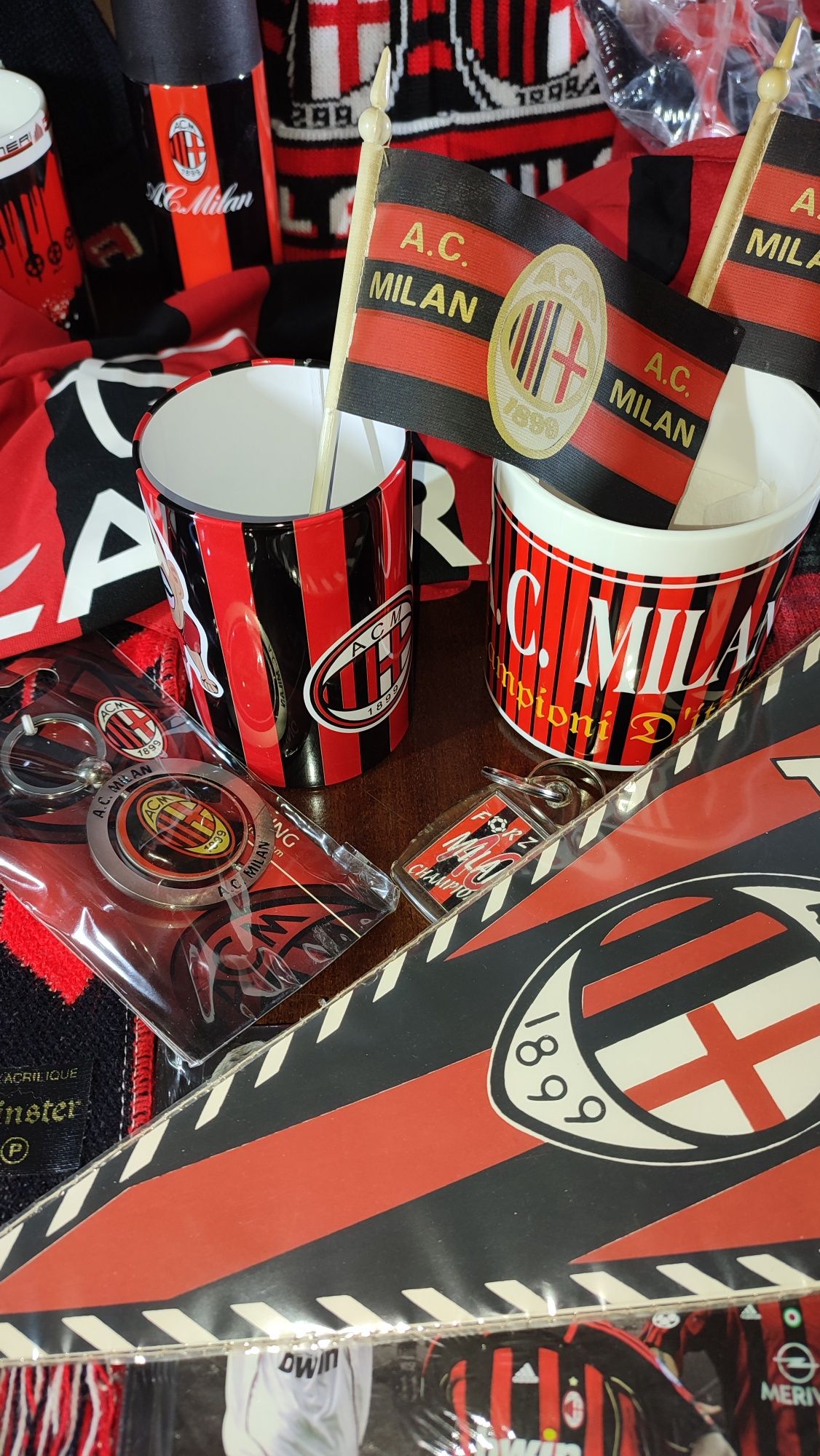 AC Milan Gadżety Klubowe Koszulka Koszulki Kubek Kubki Szalik Zegar