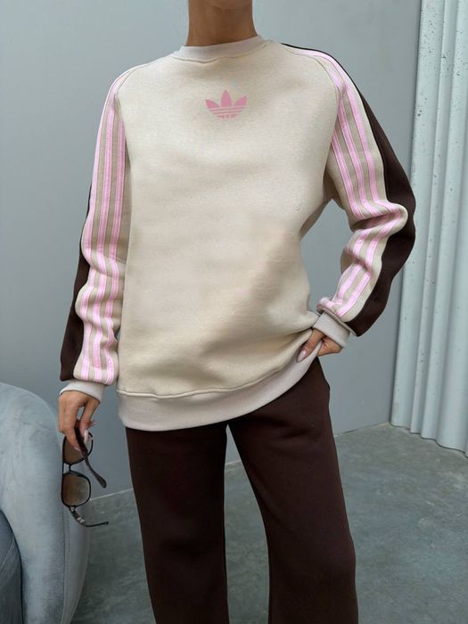 Жіночий теплий костюм