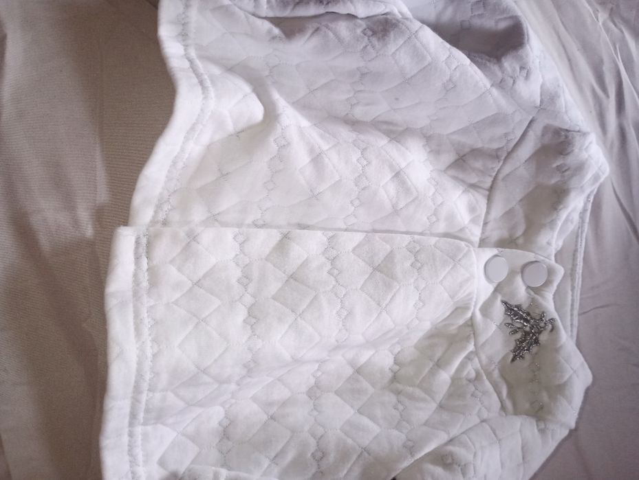 Sweterek pelerynka dziewczynka