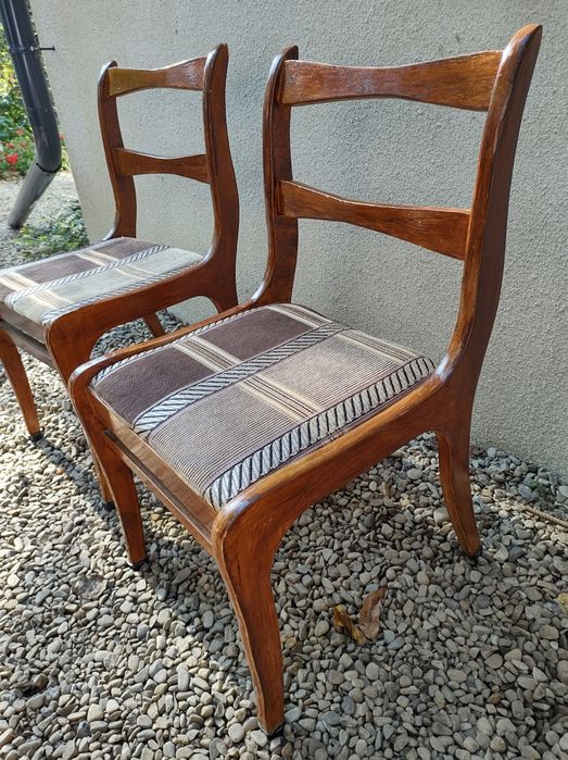 2 дерев'яні крісла