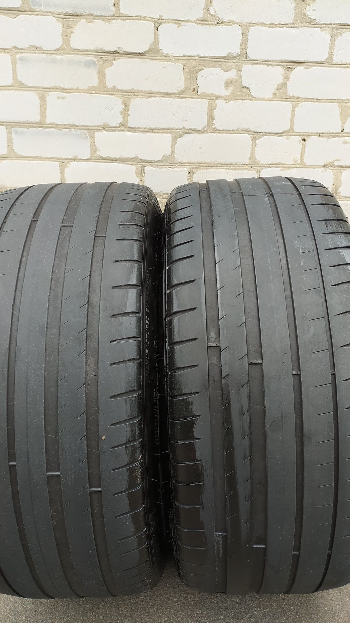 Шини 255/40 R20  4шт.