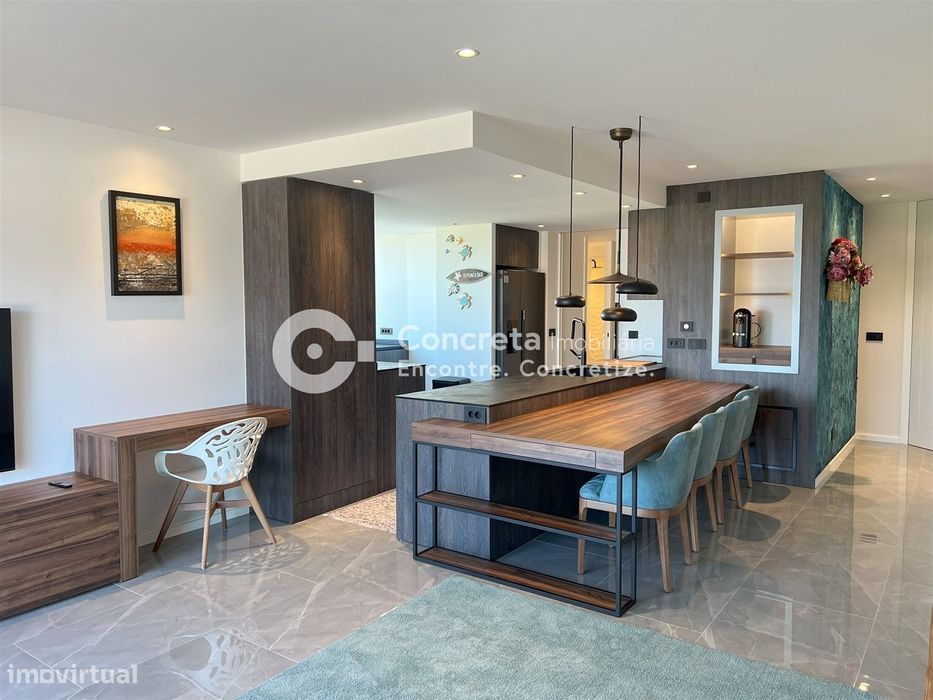 Apartamento T2 remodelado com vista mar na Póvoa de Varzim