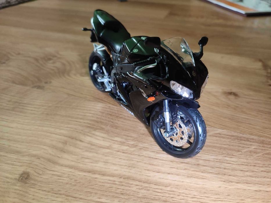 model motocykla MAISTO 1:12 Yamaha YZF R1
