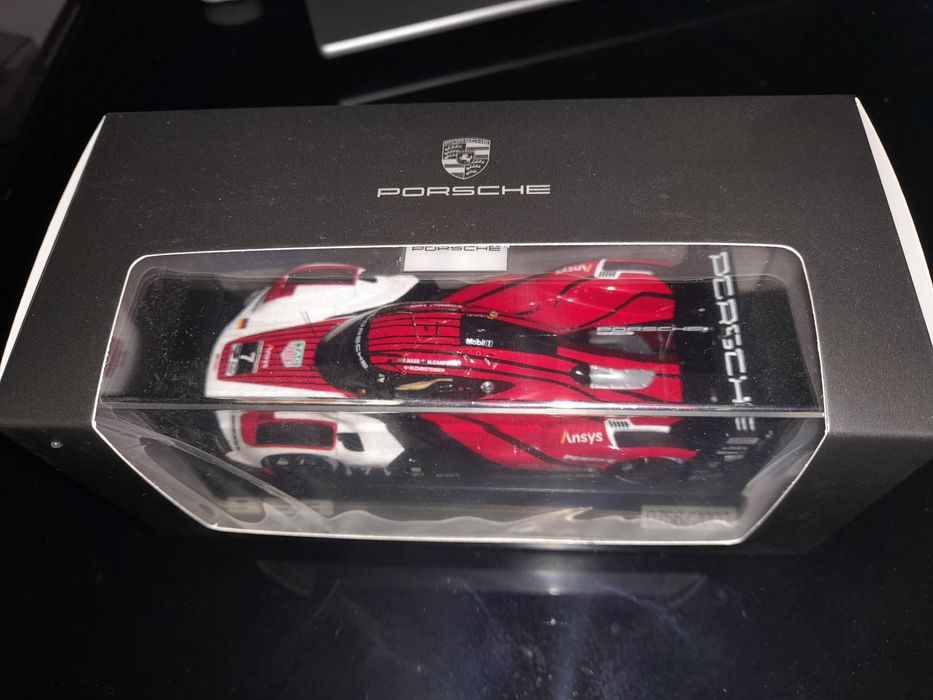 Spark 1/43 Porsche 963