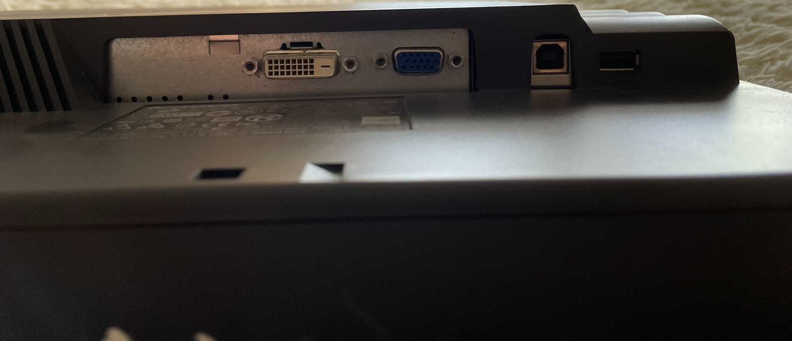 Monitor Lenovo L2440 pwC