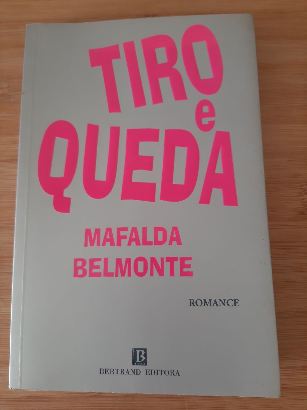 Livro " Tiro e Queda " Mafalda Belmonte