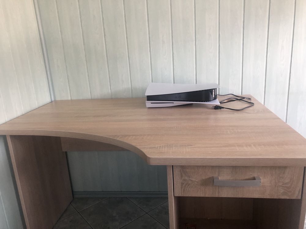 Biurko biurowe/gamingowe wyrobu własnego