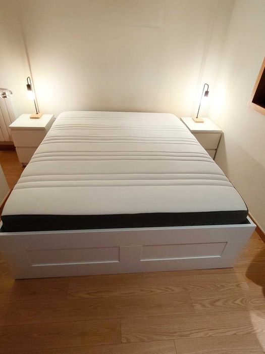 Cama Queen com Colchão