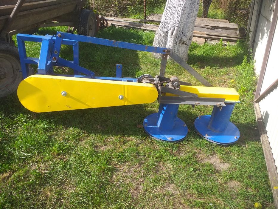 ЗКосарка роторна в хорошому стані.