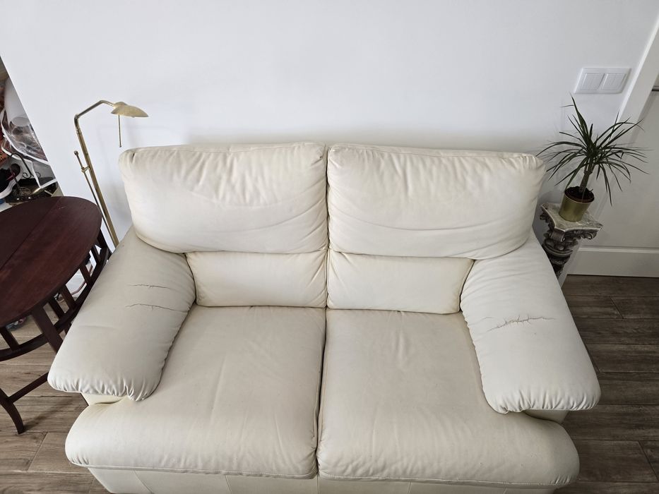 Sofa pele couro beje muito Confortável 2 Lugares
