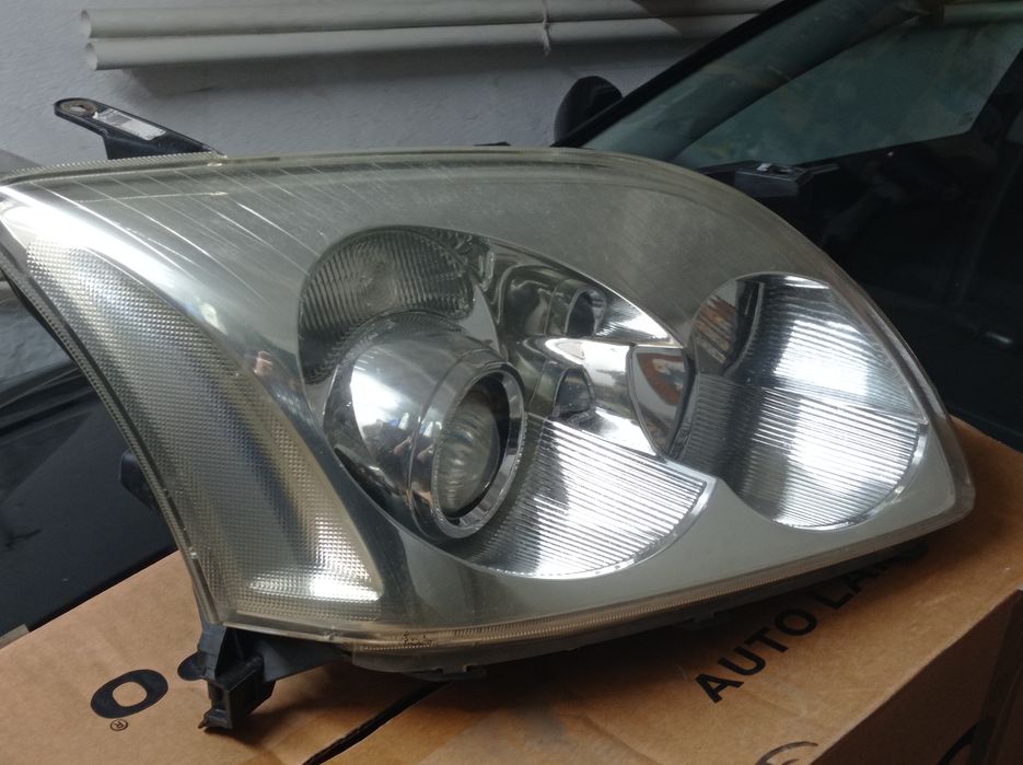 Szyba do drzwi ( tył) i inne części TOYOTA AVENSIS KOMBI