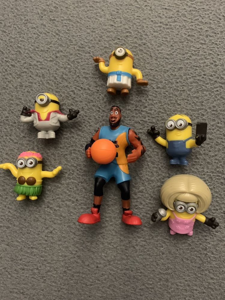 Figurki zabawki minionki