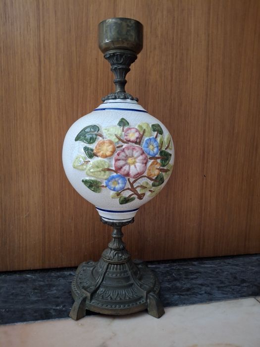 Pé de Candeeiro com pré instalação eléctrica