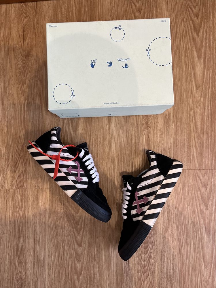 Off-White Vulcanized Low
