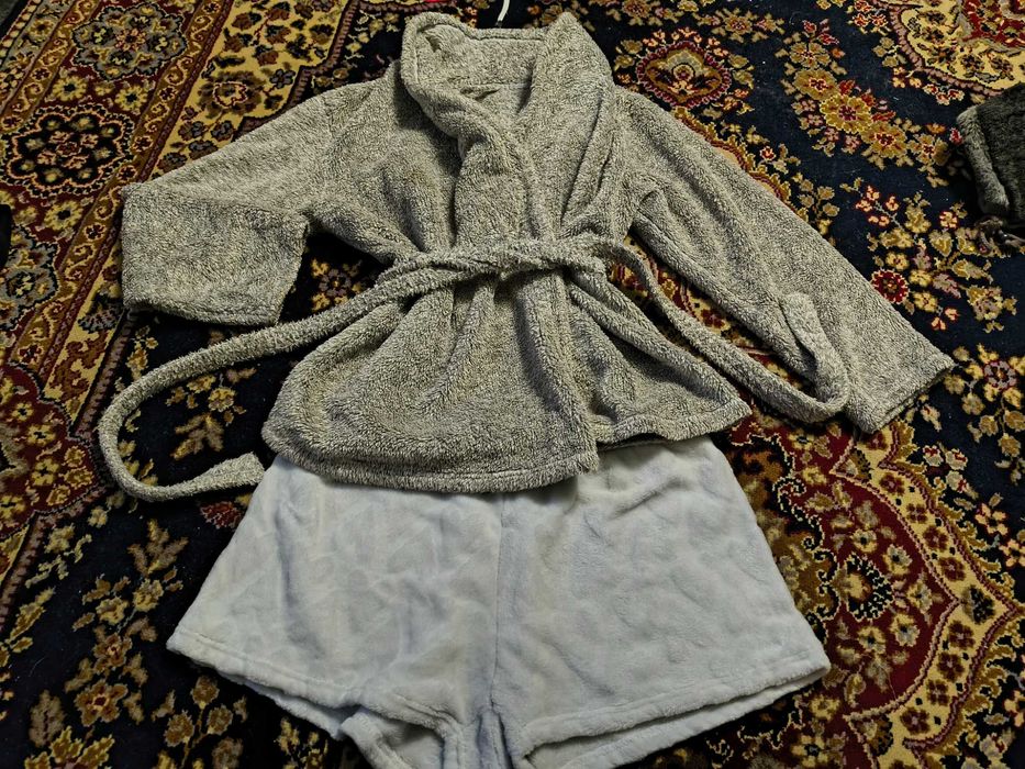 Плюшевый костюм для дома и сна