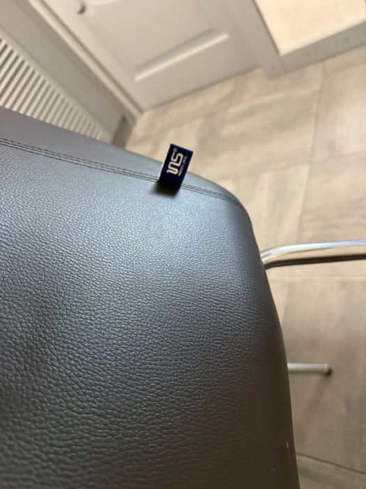 Кресло для візажиста , косметолога стан ідеальний