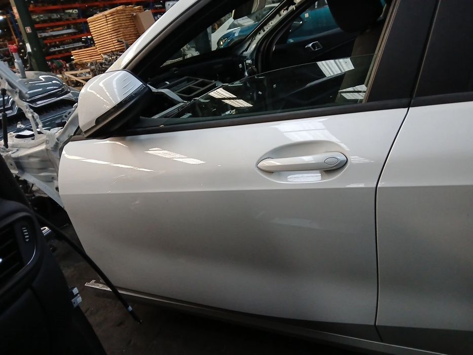 Porta frente esquerda BMW 1 (F40)