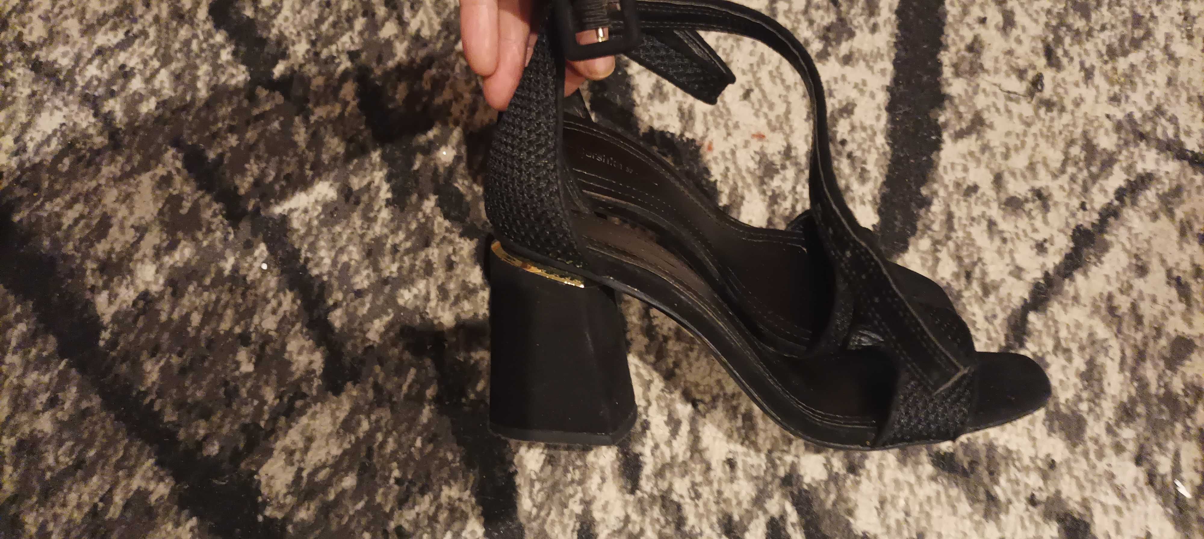 Sandały wizytowe Bershka 37 czarne ze zlotym