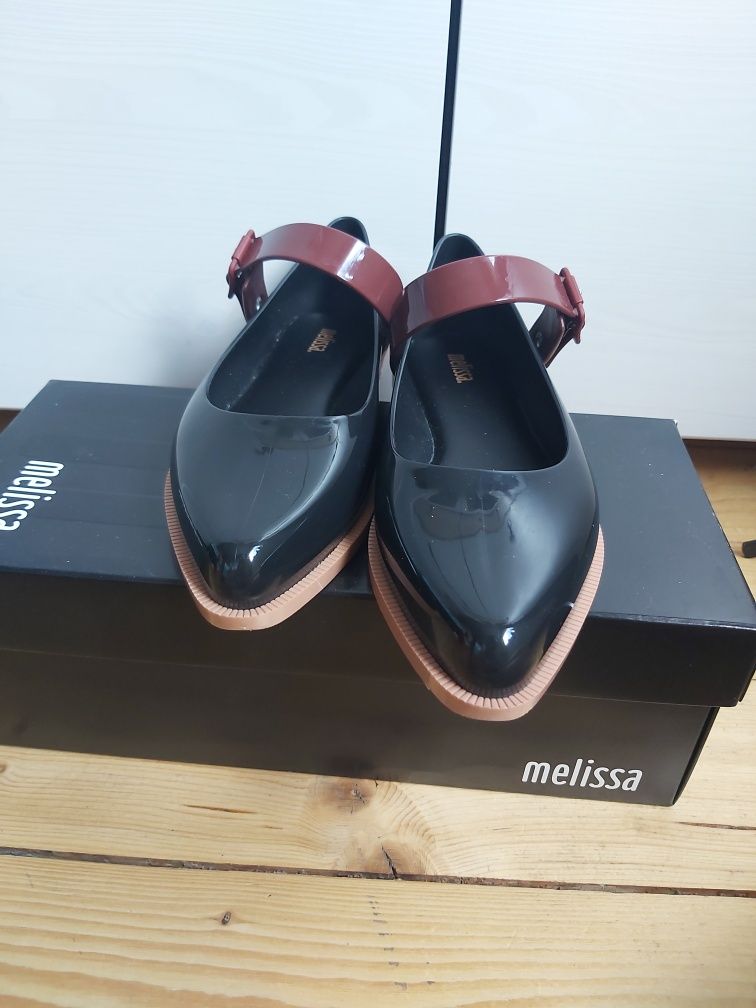 Buty Melissa na płaskim obcasie