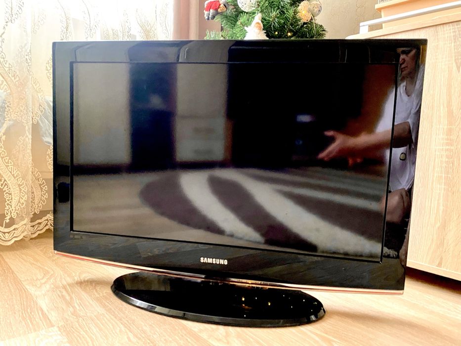 Телевізор Samsung діагональ 32 LE32B450C4WXUA