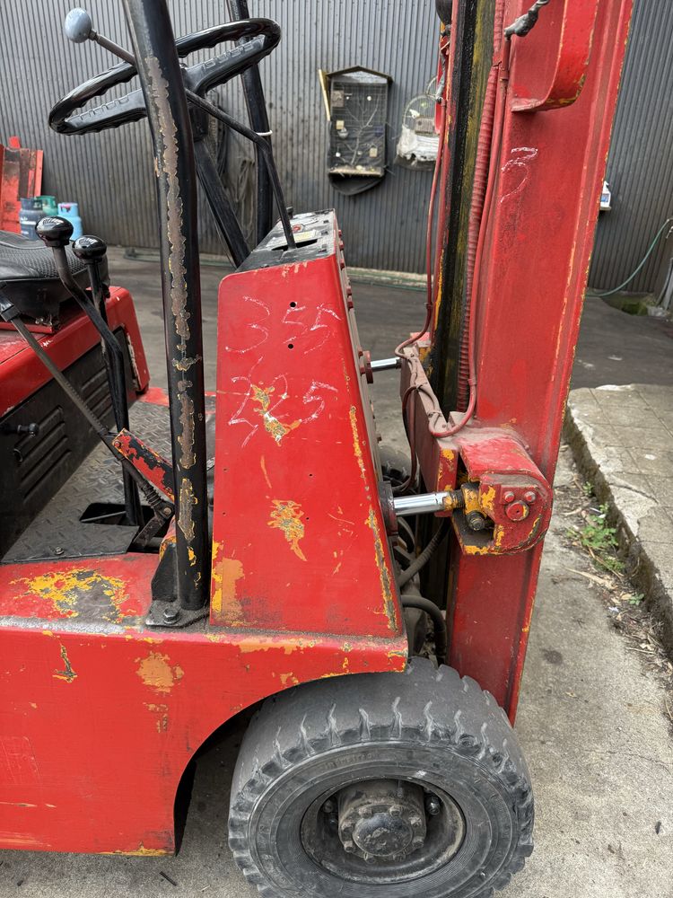 Empilhador datsum 1300kgrs gas
