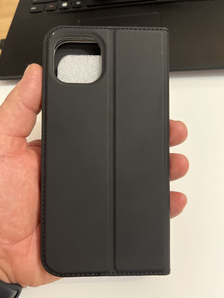 Etui zamykane iPhone 14 Plus DuxDucis
