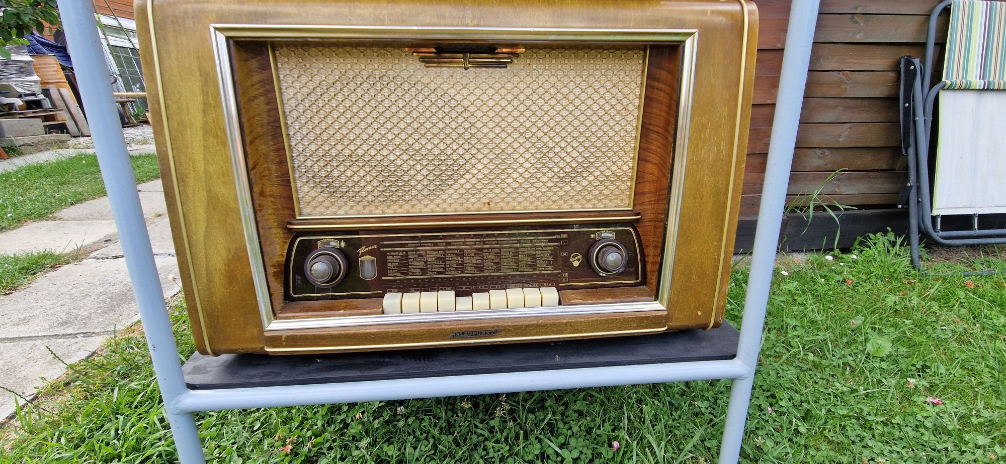 Stare radio plus stolik PRL.