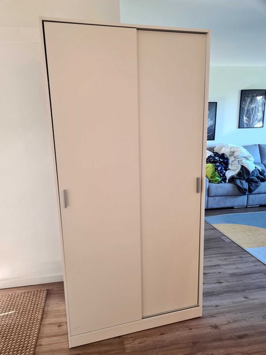 Guarda roupa semi novo 2 portas de corrrer