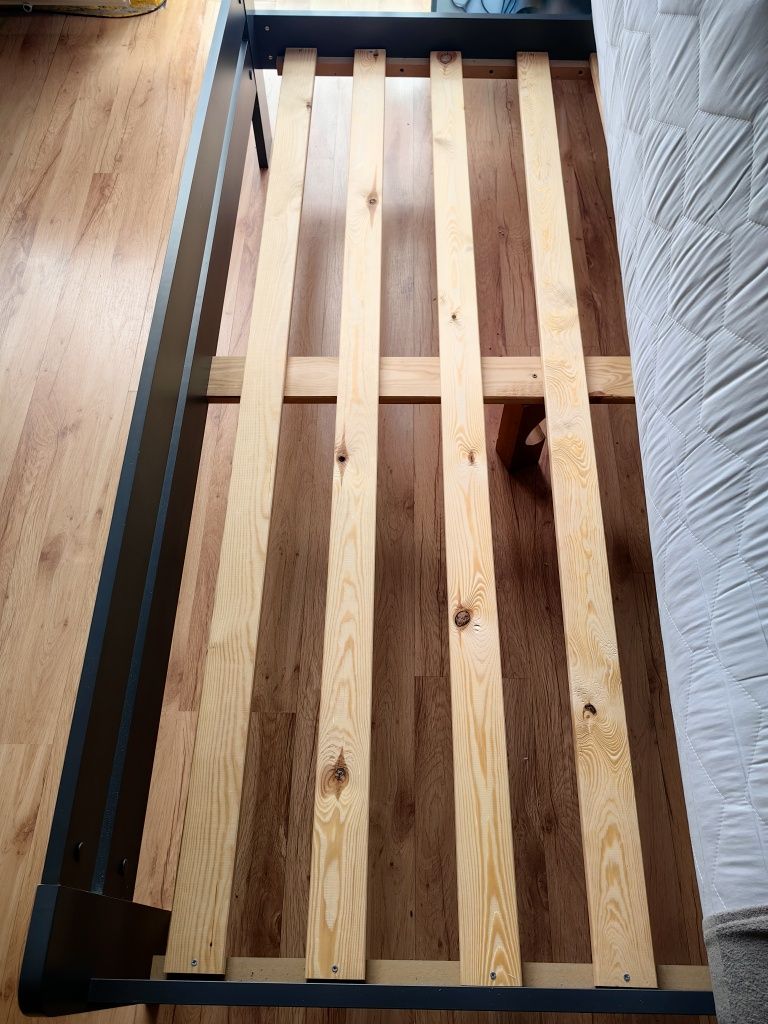 Łóżko małżeńskie