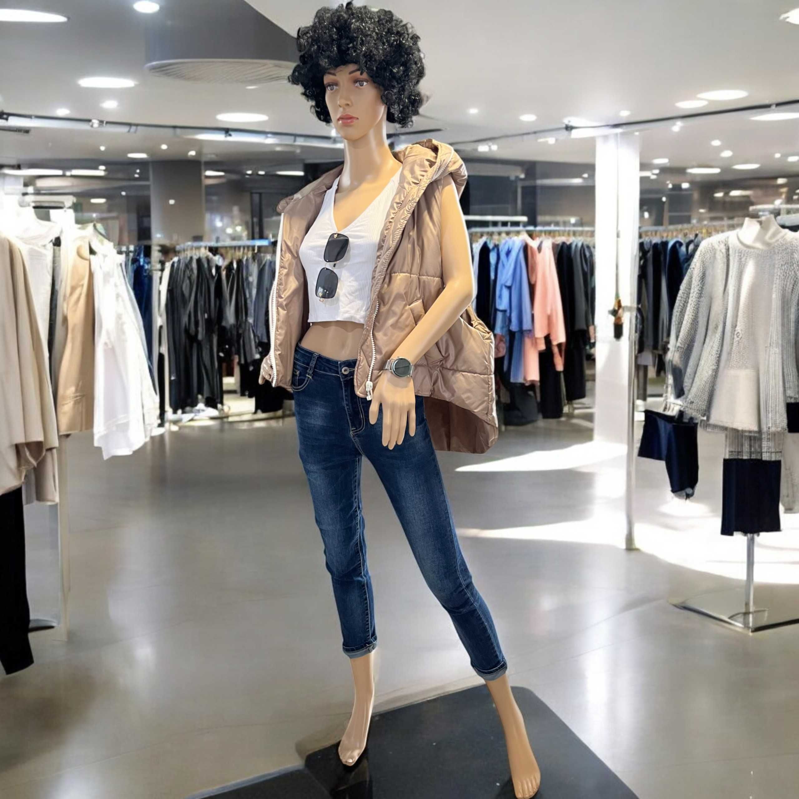 Manekin damski Wystawowy Sklepowy W zestawie Peruka 175cm