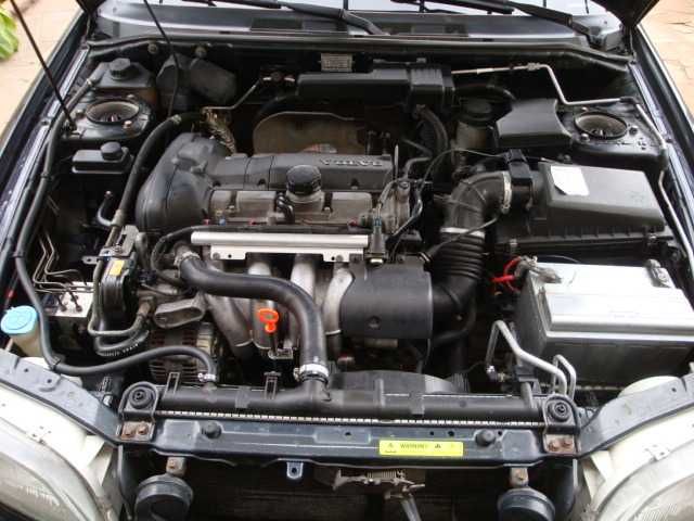 Продам VOLVO V40 2000р
