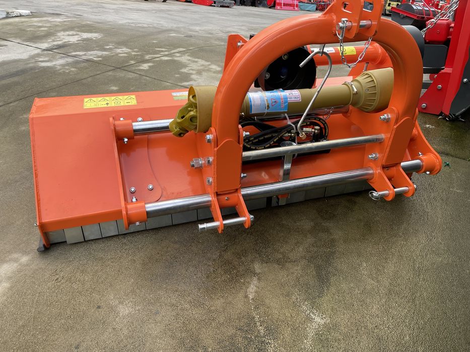 Triturador de martelos 1,35m com deslocador