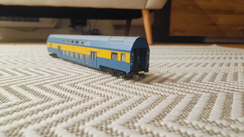 Wagon piętrowy przewozów regionalnych