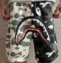 Spodenki BAPE.