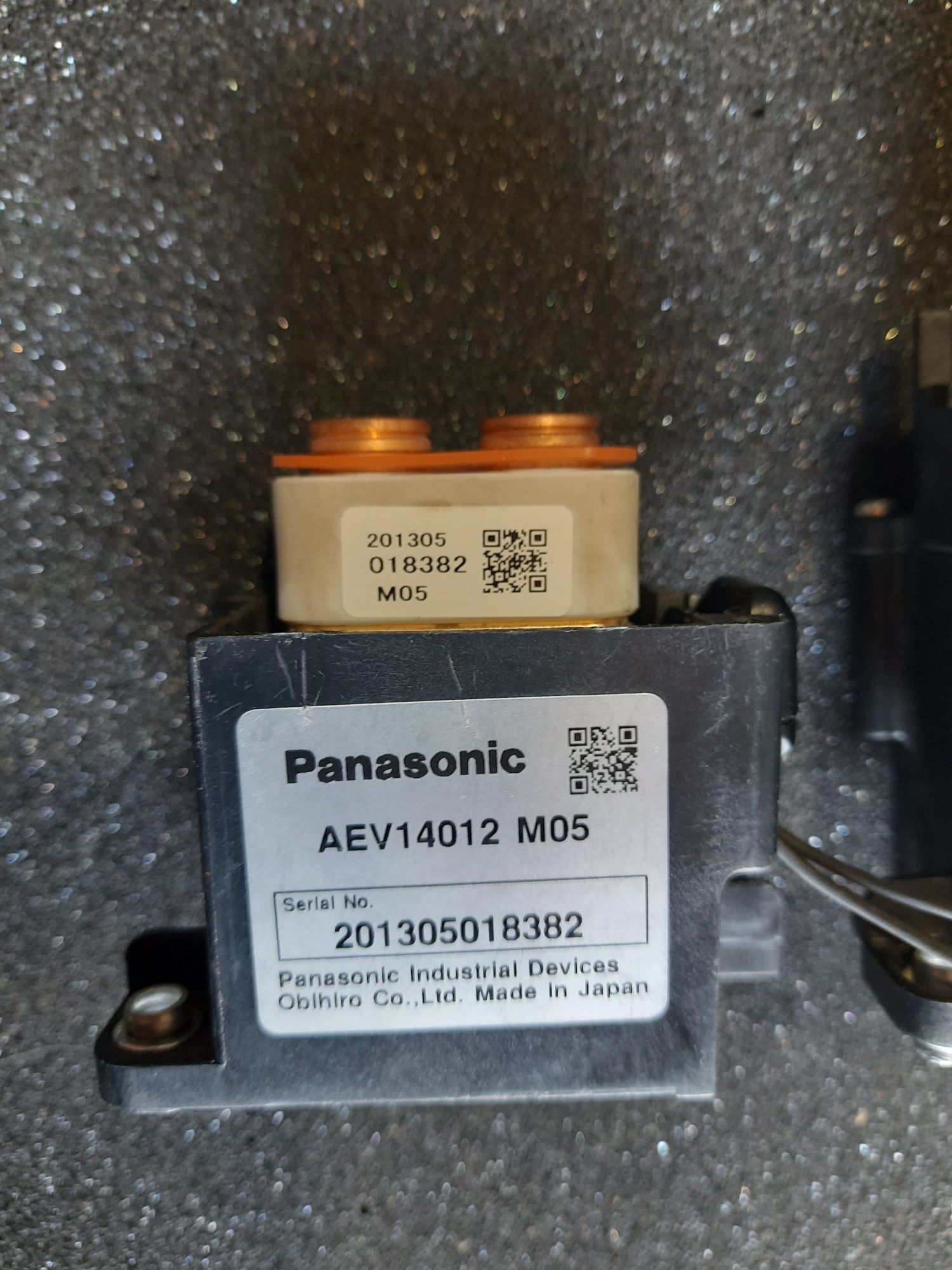 Контaктор высоковольтной батареи Panasonic AEV14012 M05