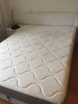 Cama com depósito de arrumação