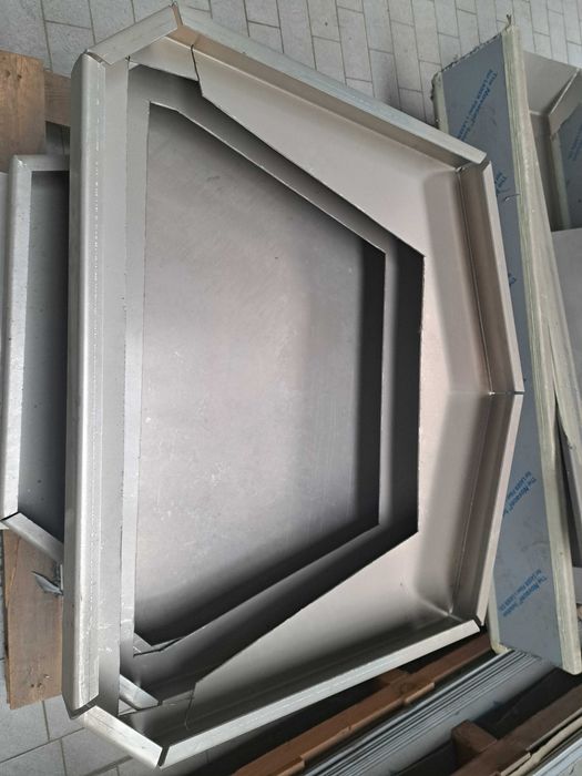 Urządzenie do spawania pływaków