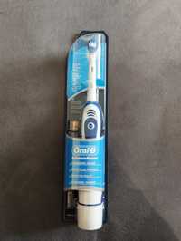 Szczoteczka elektryczna ORAL-B ADVANCE POWER