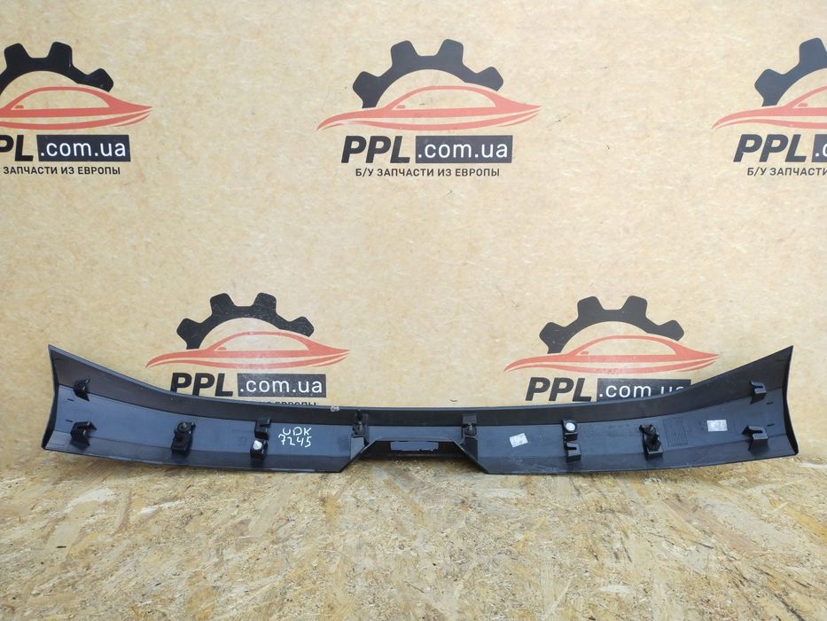 Peugeot 208 19- Накладка спойлер крышки багажника молдинг 9826944480