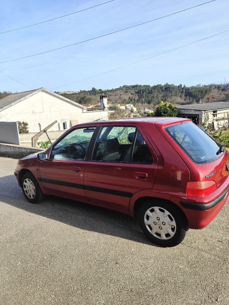 Vendo Peugeot 106 1.100 - negociável -
