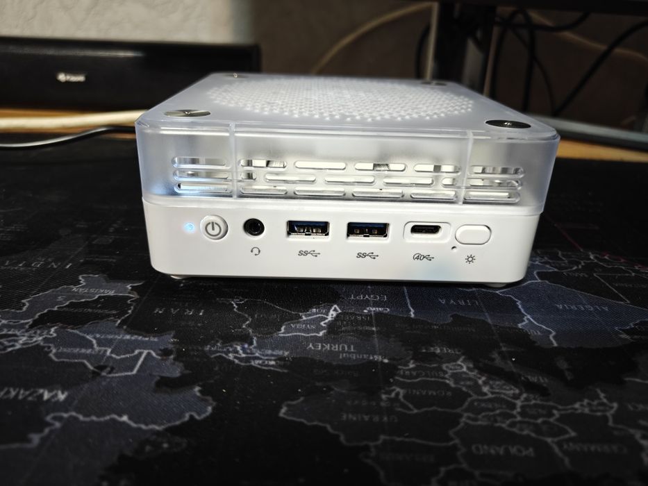 MiniPC Genmachine R7 8840U SSD 512Gb DDR5 32gb