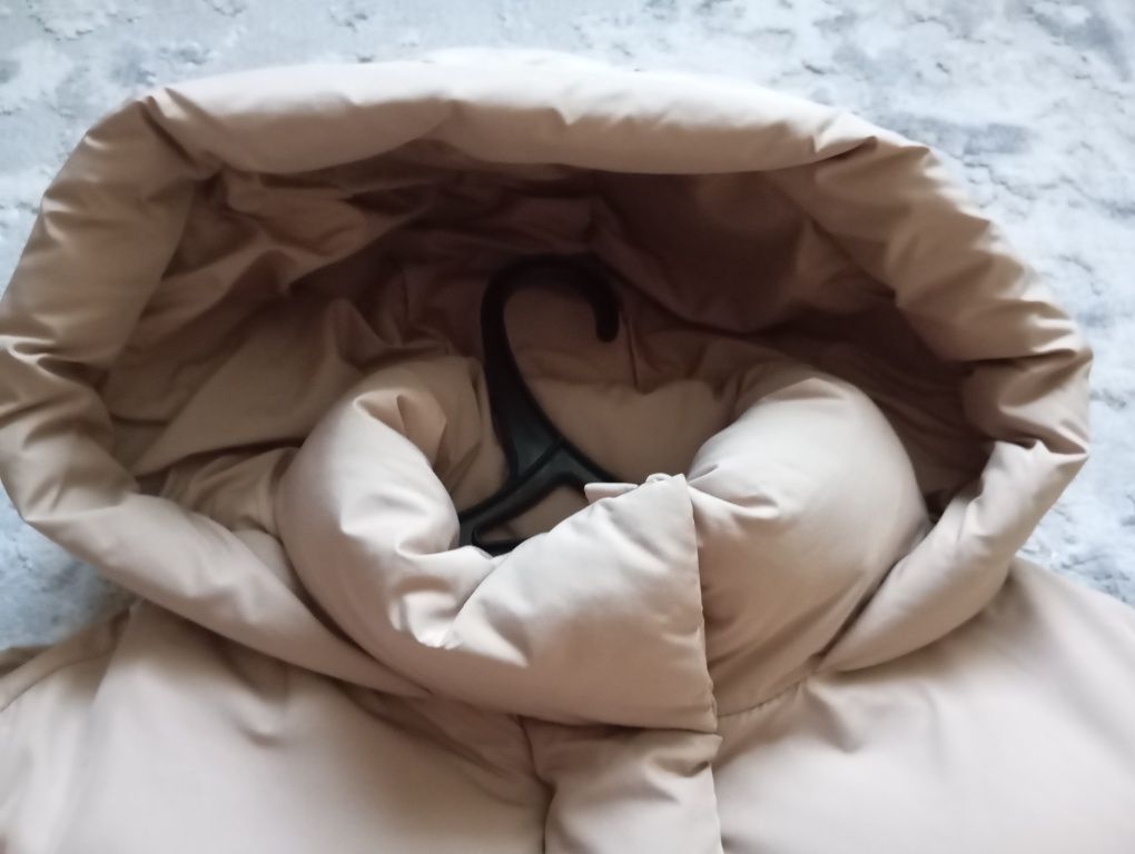 зимова куртка з капюшоном Zara p. 164