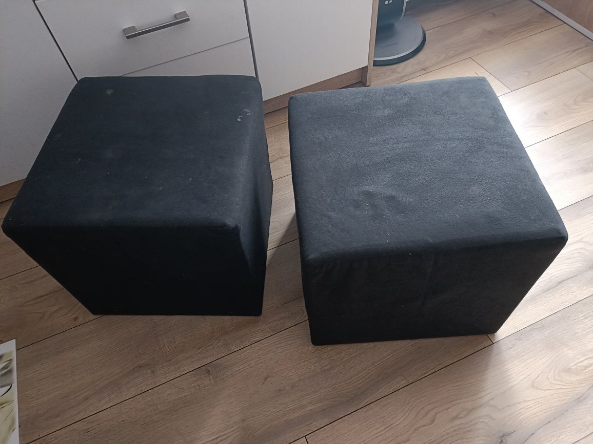 2 czarne pufy / siedziska