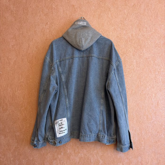 Джинсова куртка Vetements x Levi’s