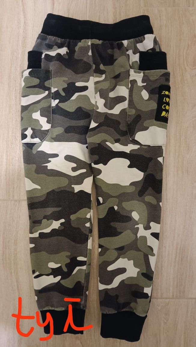 Spodnie dresowe Moro chłopięce,110cm/4-5 lat.