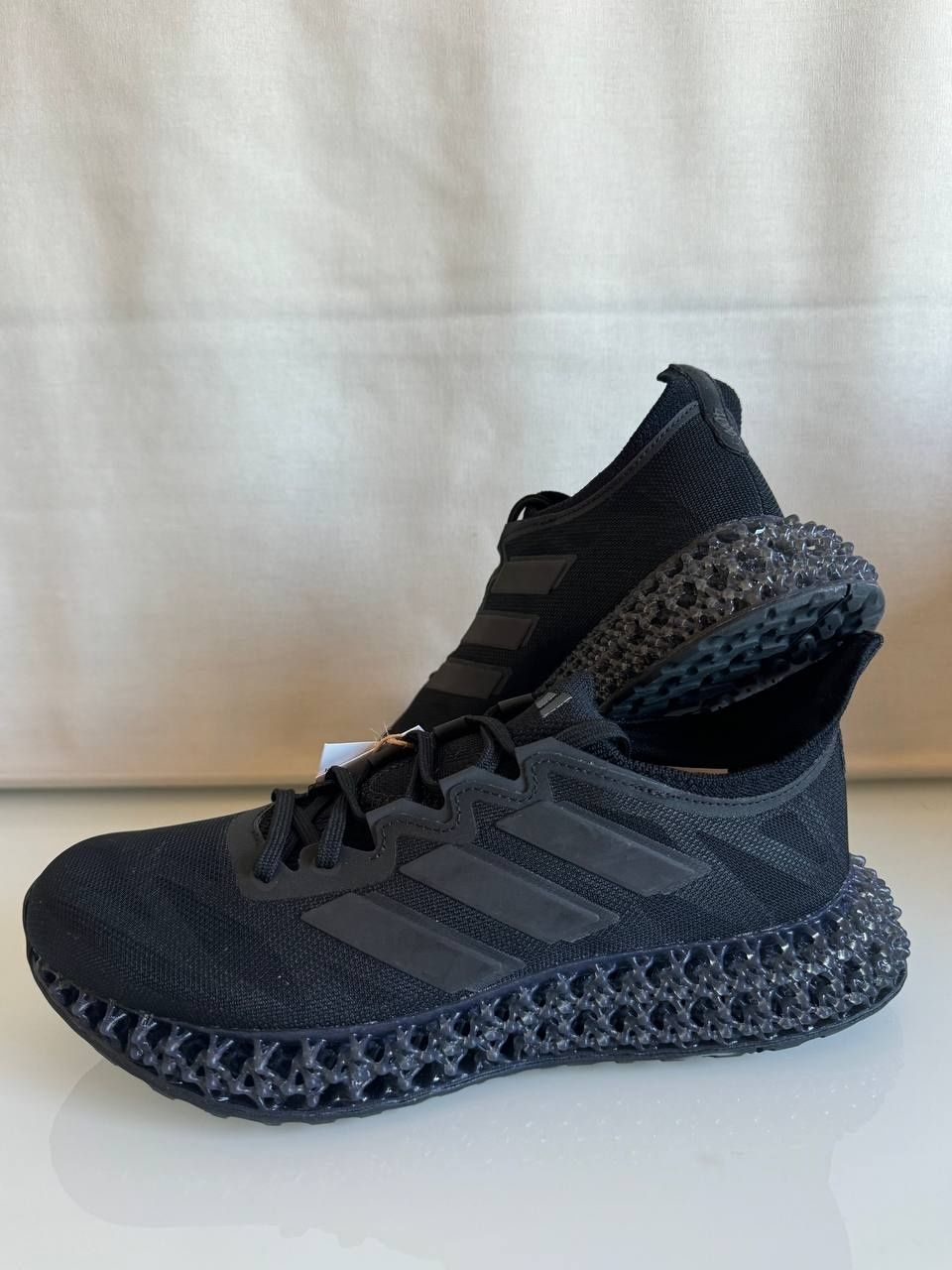 Продам орігінал брендові кросівки Adidas 4DFWD
